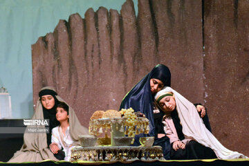 A play in central Iran to renarrate Karbala incident