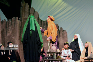 A play in central Iran to renarrate Karbala incident