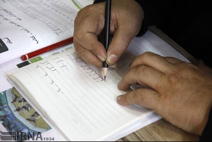 ۱۰ هزار نفر از آموزش های نهضت سواد آموزی لرستان بهره مند شدند