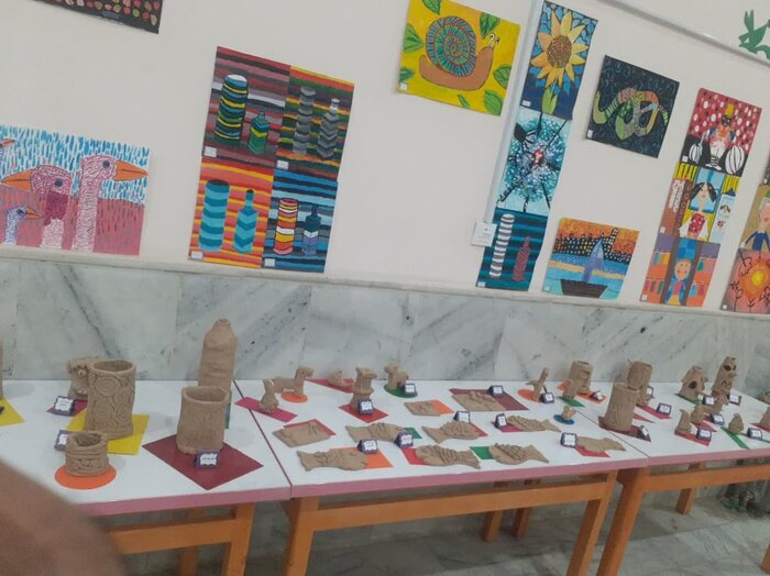 نمایشگاه آثار هنری به مناسبت هفته دولت در یزد افتتاح شد