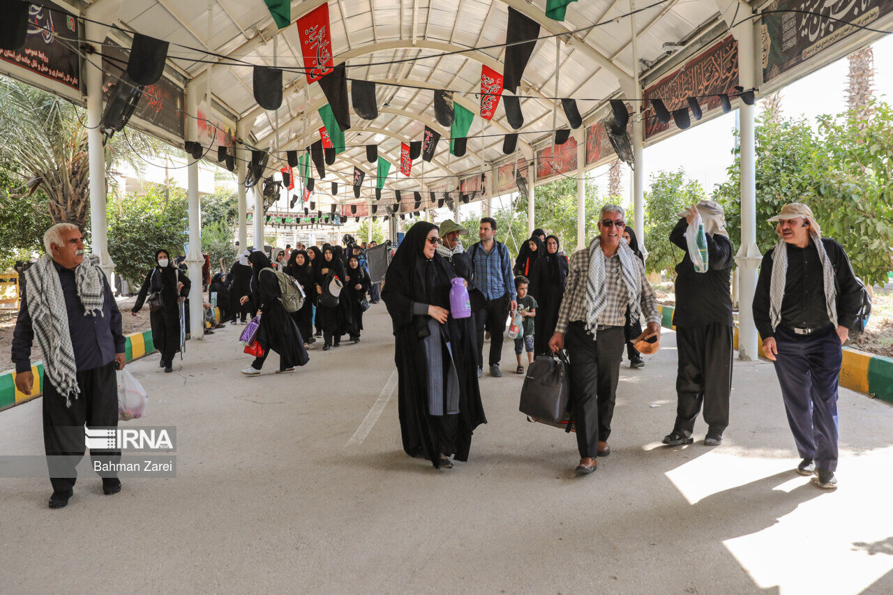 بازگشت ۵۰۰ هزار زائر اربعین به کشور بازگشت ۵۰۰ هزار زائر اربعین به کشور