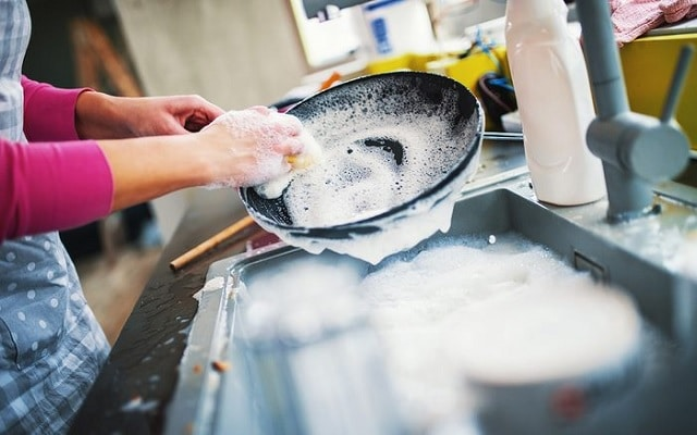 ۵ ویژگی مهم که یک مایع ظرفشویی باید داشته باشد