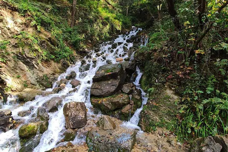 آبشار آب پری مازندران؛ فرشته‌ای در میان جنگل