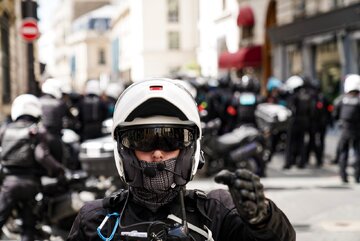 France : Le Convoi de l'eau à Paris bloqué par la police