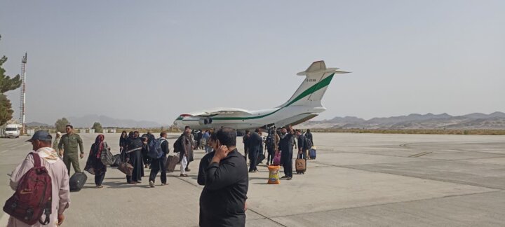 برقراری پروازهای مسافربری در فرودگاه سراوان پس از ۱۵ سال چشمانتظاری
