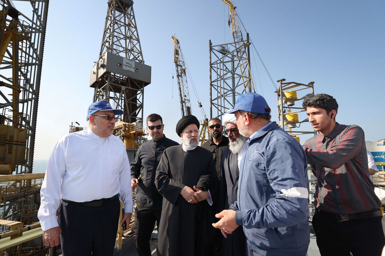 صدرمملکت : ایران کی تیل کی صنعت غیر ملکی  مشیروں سے وابستہ نہیں ہے