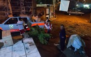 امدادگران هلال احمر اقلام امدادی بین سیل‌زدگان مشگین‌شهر توزیع کردند