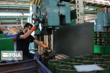 سرپرست سازمان صنایع کوچک: ۴۰۰ واحد تولیدی راکد کشور به چرخه تولید بازگشت