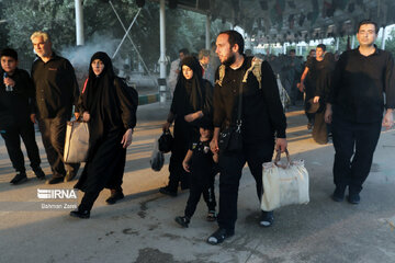 Les pèlerins d'Arbaeen à la frontière de Khosravi