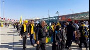 فیلم/ تردد بی‌شمار زائران از مرز چذابه برای حضور در مراسم اربعین حسینی