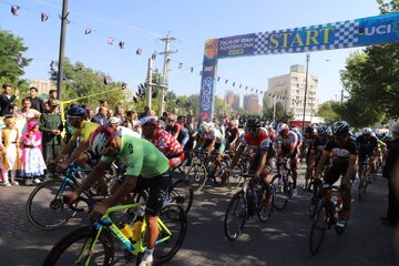 مرحله پنجم تور دوچرخه‌سواری ایران - آذربایجان از سرعین به سمت تبریز آغاز شد