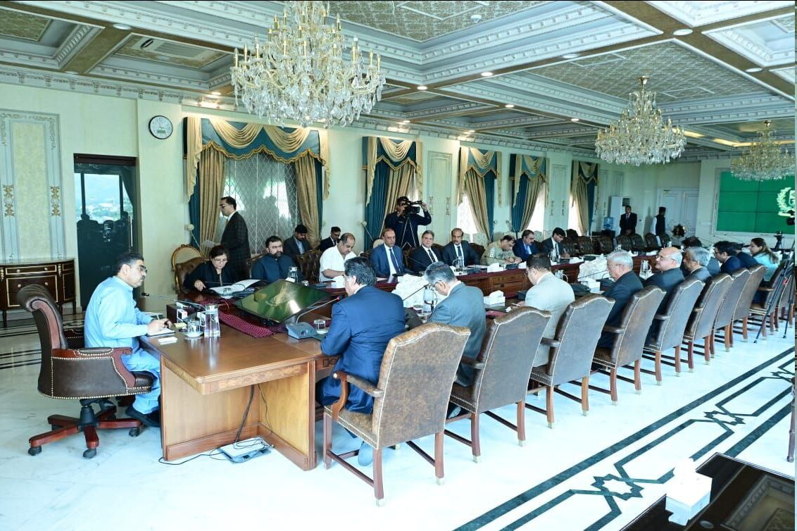 نشست کابینه دولت پاکستان برای بررسی توسعه تجارت دوجانبه با ایران برگزار شد