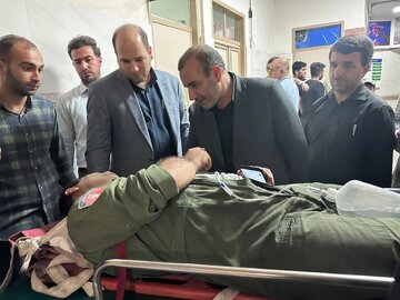 استاندار کرمانشاه از حادثه دیدگان سقوط بالگرد فراجا عیادت کرد