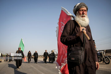 Arbaeen pilgrims in Iraq's Al Diwaniyah