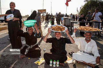 Arbaeen pilgrims in Iraq's Al Diwaniyah