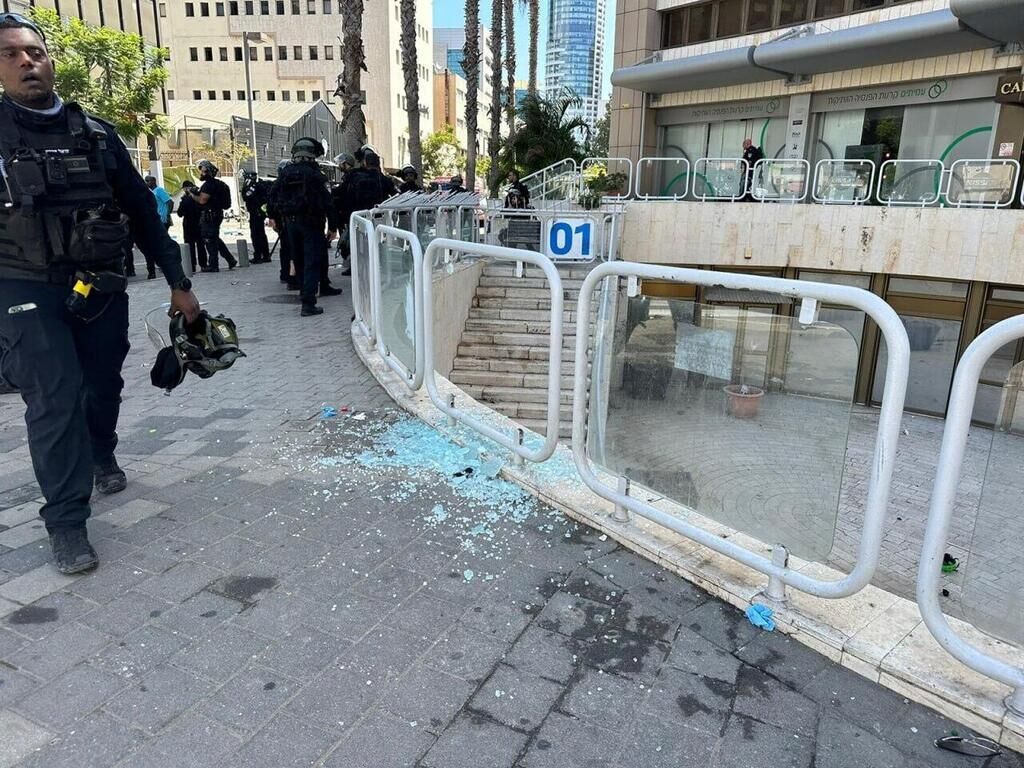 De violents affrontements ont éclaté entre la police israélienne et des centaines de demandeurs d'asile érythréens à Tel Aviv