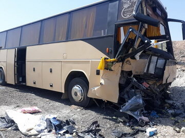 هشت مصدوم حادثه اتوبوس محور مشهد- تهران در سمنان به بیمارستان منتقل شدند