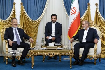 Ahmadian y el canciller de Turquía se reúnen en Teherán