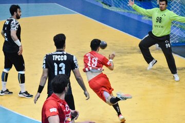 تیم هندبال "گیتی‌پسند اصفهان" مقابل "زغال سنگ طبس" متوقف شد