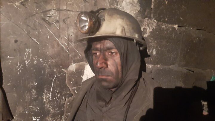 وزیر کشور پای درد دل معدنچیان طزره دامغان نشست/ امنیت شغلی، مهمترین مطالبه کارگران