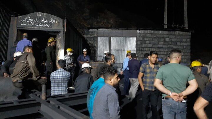 مصرع 6 عمال في انفجار منجم للفحم شمال شرق إيران