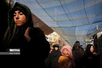 Pilgrims converge in Karbala on eve of Arbaeen