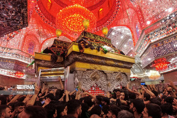 Pilgrims converge in Karbala on eve of Arbaeen