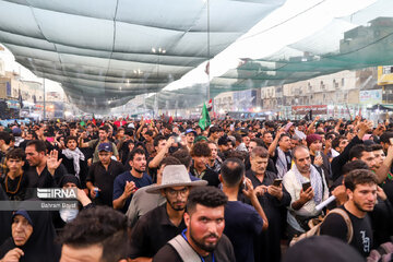 Pilgrims converge in Karbala on eve of Arbaeen