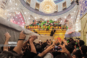 Pilgrims converge in Karbala on eve of Arbaeen