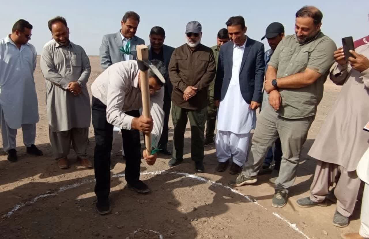 کلنگ ساخت راه اصلی بمپور به دلگان به زمین زده شد