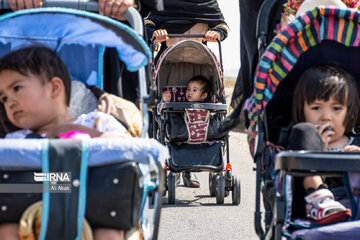 Tehraníes participan en caminata simbólica de Arbaín