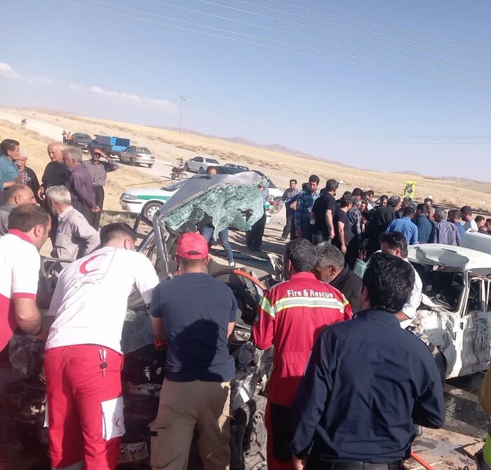 پنج نفر بر اثر تصادف سه دستگاه خوردو در تکاب جان خود را از دست دادند