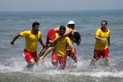 ۵ نفر در ساحل بندر گناوه نجات یافتند