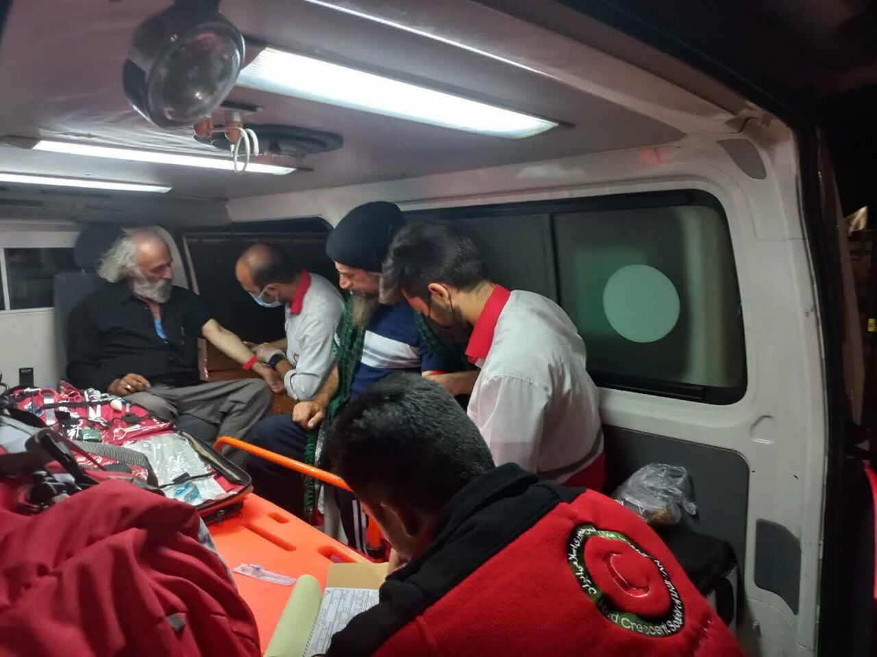 ۲ زائر پیاده حرم رضوی به مرکز درمانی قوچان منتقل شدند