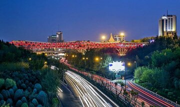 برج میلاد و پل طبیعت تهران در روز جهانی بیماری دیستروفی قرمز شد