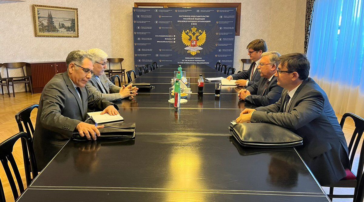 Les représentants de l'Iran et de la Russie se réunissent à la veille de la réunion du Conseil des gouverneurs