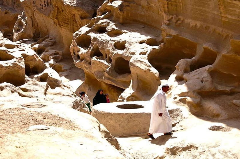 تنگه چاهکوه قشم؛ نمایشی از تکاپوی آب و صخره