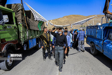 Pilgrims en route to northeast Iran to mourn for Imam Hussain