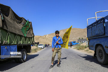 Pilgrims en route to northeast Iran to mourn for Imam Hussain