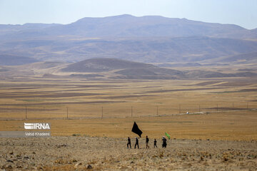 Pilgrims en route to northeast Iran to mourn for Imam Hussain