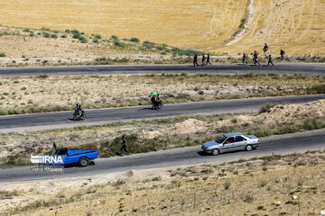 Pilgrims en route to northeast Iran to mourn for Imam Hussain