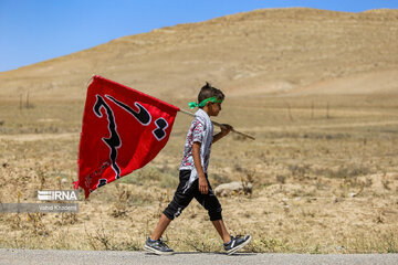 Pilgrims en route to northeast Iran to mourn for Imam Hussain