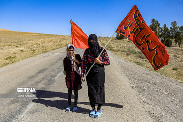 Pilgrims en route to northeast Iran to mourn for Imam Hussain