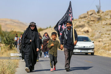 حرکت زائران پیاده از شهرستان مرزی سرخس به مشهد آغاز شد