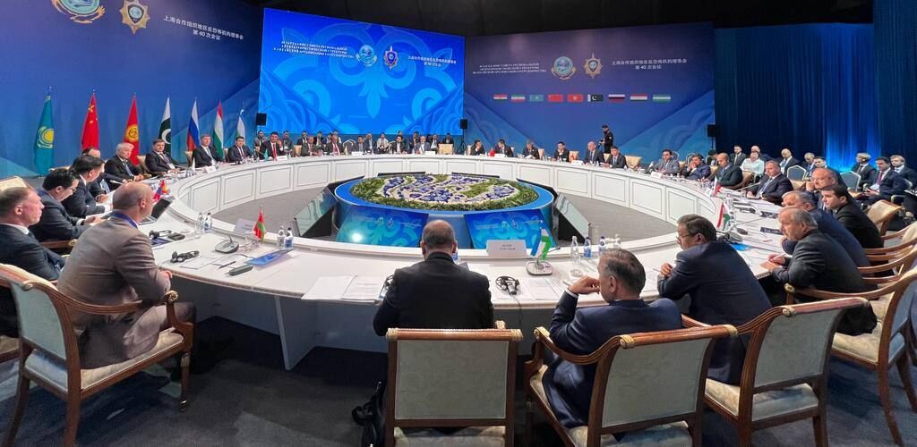 Irans erste offizielle Teilnahme am Treffen des „Rats gegen Terrorismus“ von Shanghai