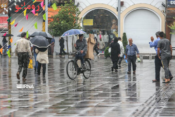 باران تابستانی در راه مازندران