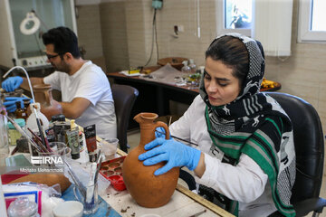 La conservation et la restauration d'objets historiques au musée Rasht, au nord-ouest de l’Iran