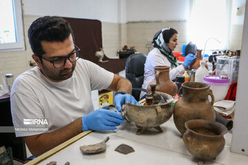 La conservation et la restauration d'objets historiques au musée Rasht, au nord-ouest de l’Iran