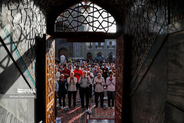 Un médecin français converti à l'islam au sanctuaire de l’Imam Reza