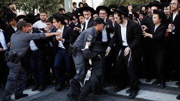 تظاهرات یهودیان حریدی علیه قانون خدمت وظیفه + فیلم